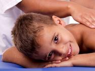 Как сделать правильный массаж при кашле ребенку?